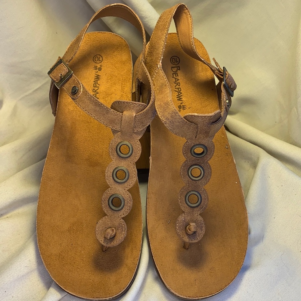 NWT Bearpaw thong sandals never worn